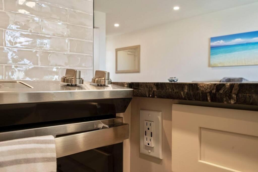 Ferienwohnung Hale Ono Loa 403- Top Floor, Ocean View, & Complete Modern Remodel Kahana Exterior foto